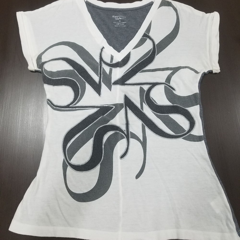 Simply Vera Vera Wang vneck tee